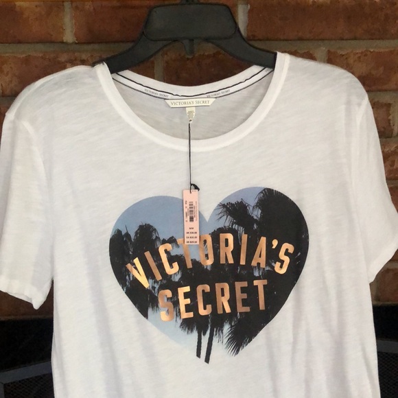 NWT Victoria’s Secret T-shirt. - Picture 4 of 4